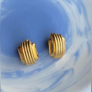 Vintage Monet Gold Tone Clip-On Earrings